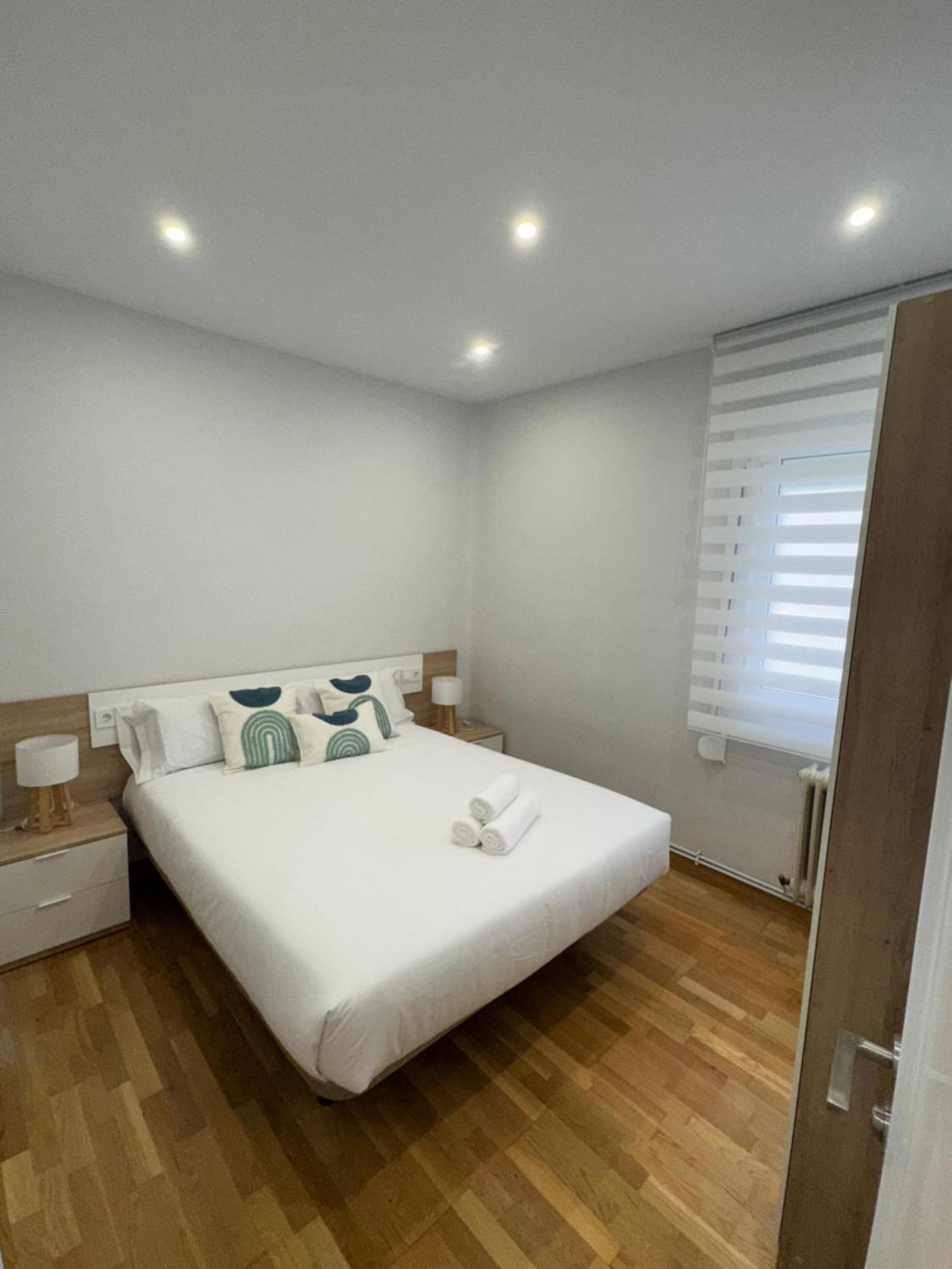Rioja Centro Ayuntamiento By Apartamentos ログローニョ エクステリア 写真
